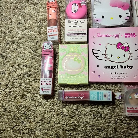 Hello Kitty Makeup Bundle - Picture 7 of 9